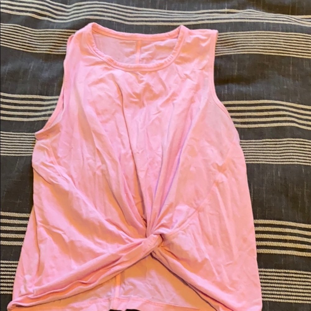 Cropped muscle tank with front knot